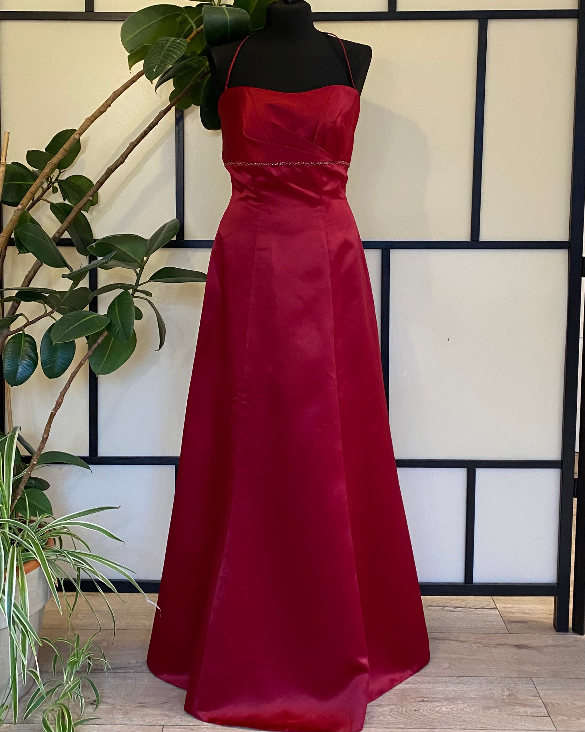 Czerwona suknia maxi