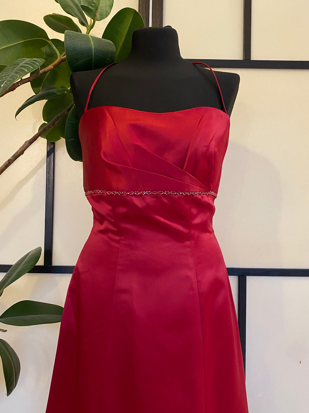Czerwona suknia maxi