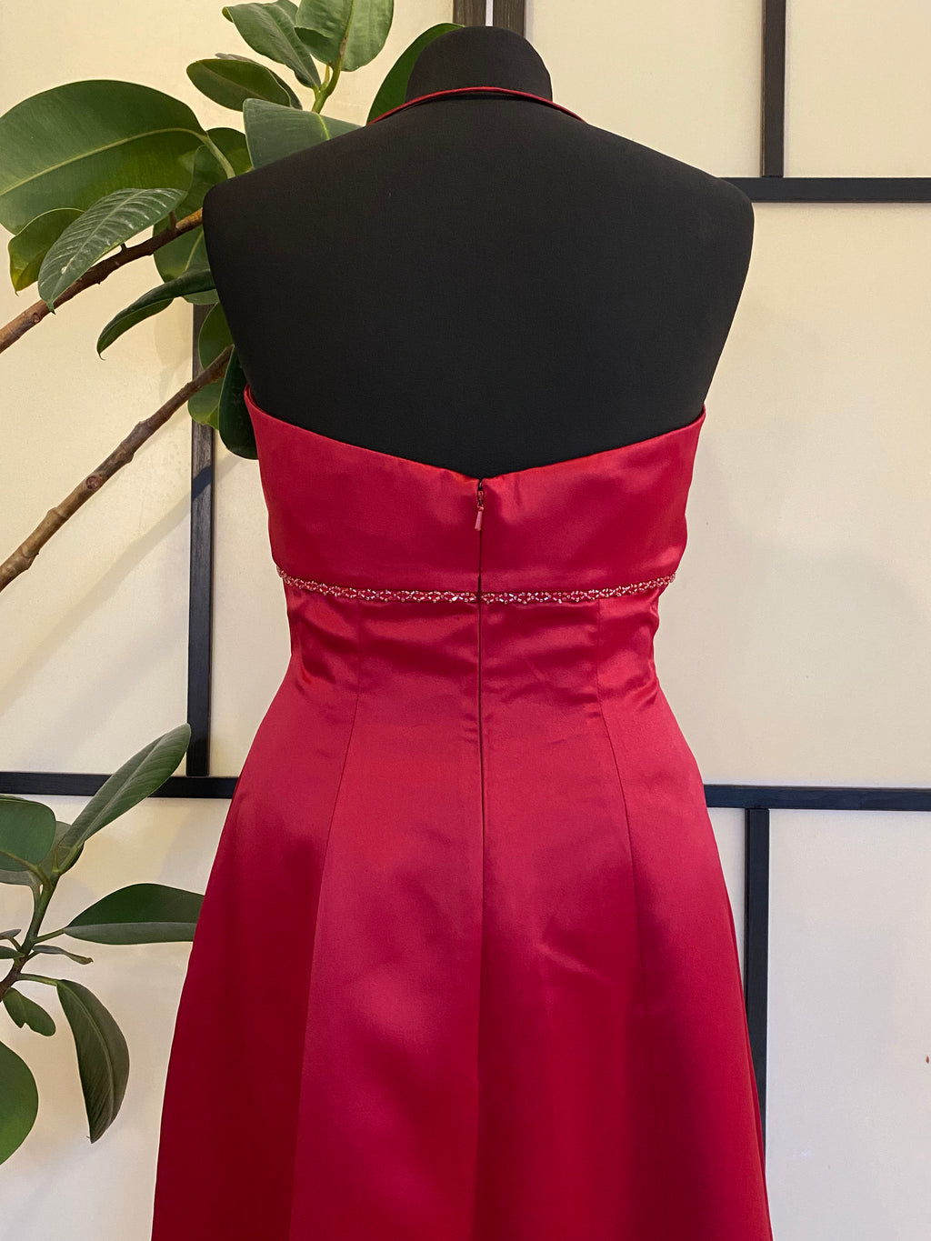 Czerwona suknia maxi