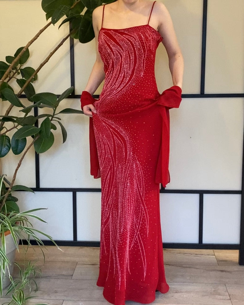 Red dress with a shawl