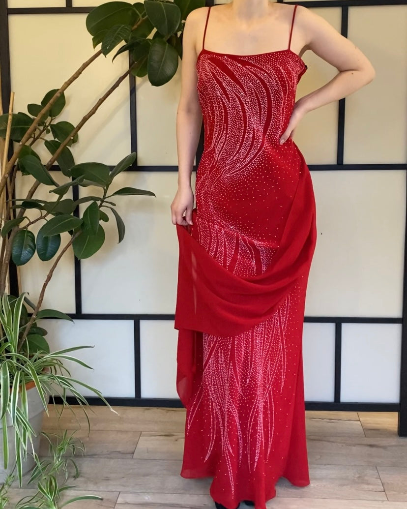 Red dress with a shawl