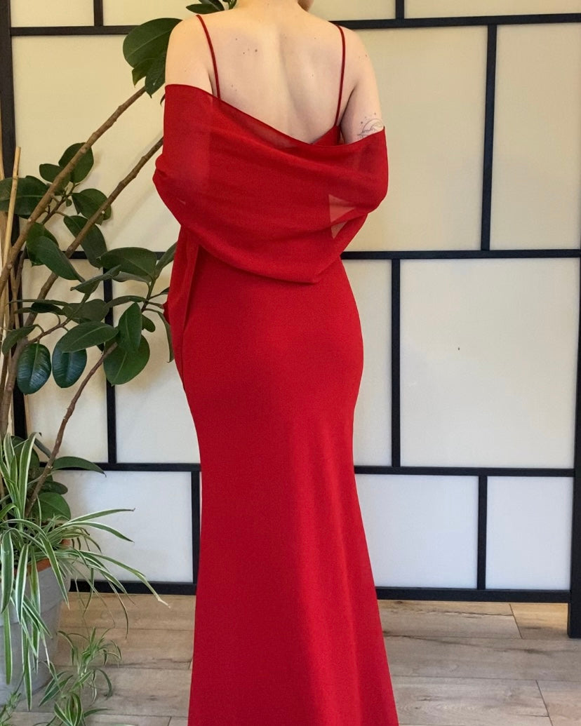 Red dress with a shawl
