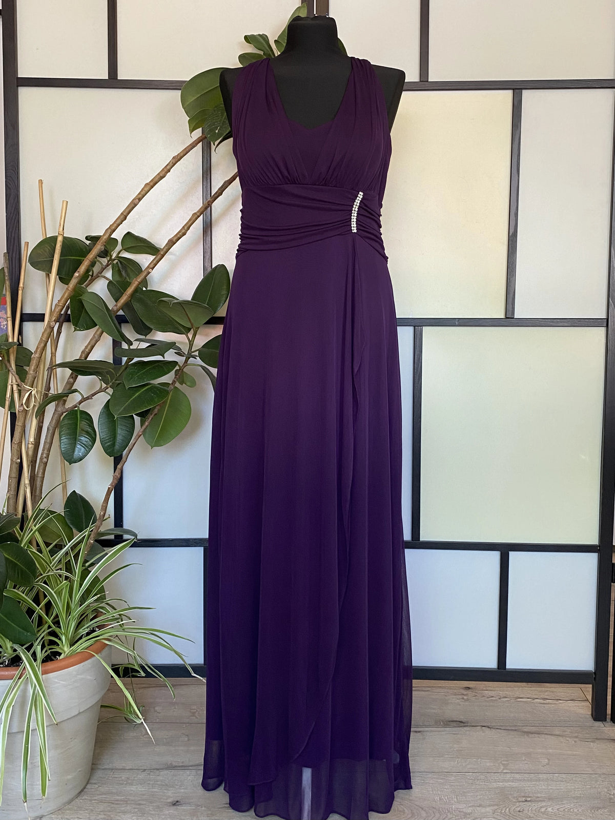 Fioletowa suknia maxi