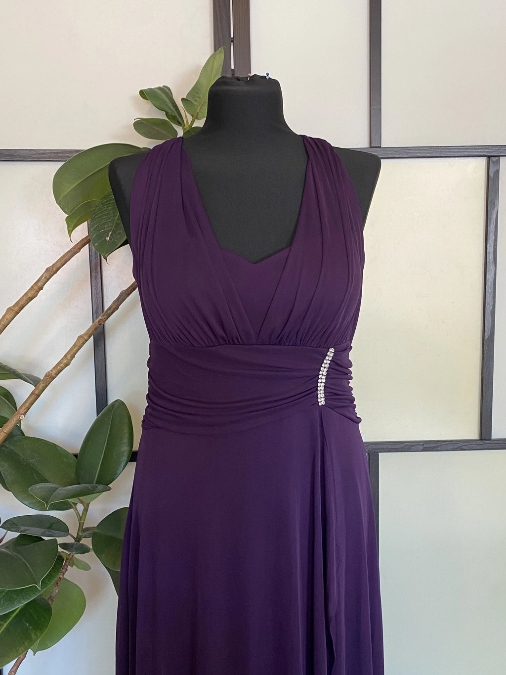 Fioletowa suknia maxi