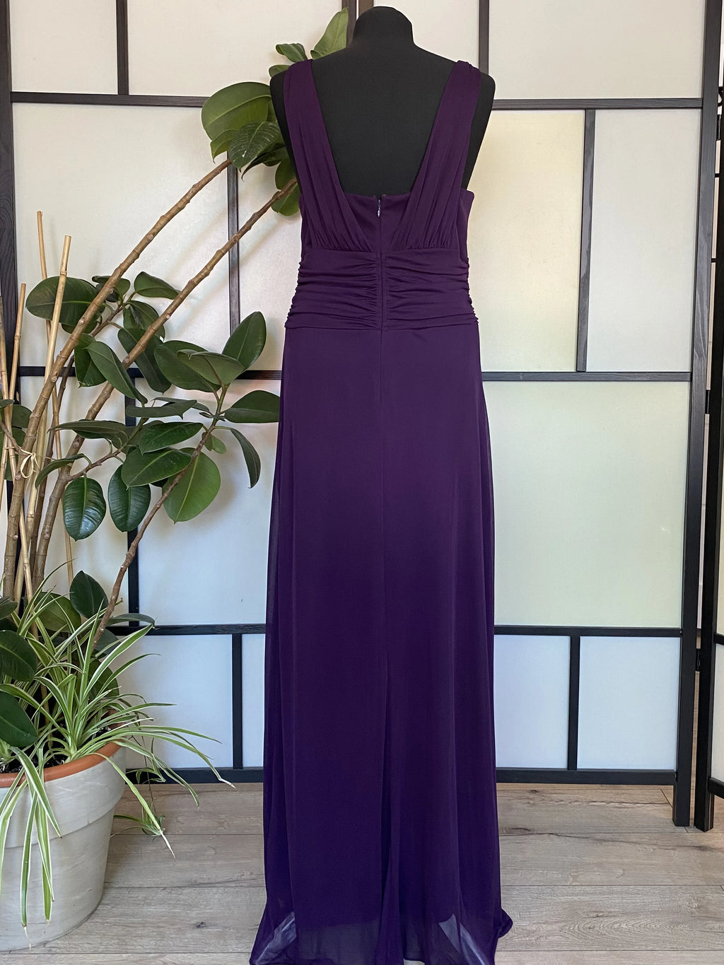 Fioletowa suknia maxi