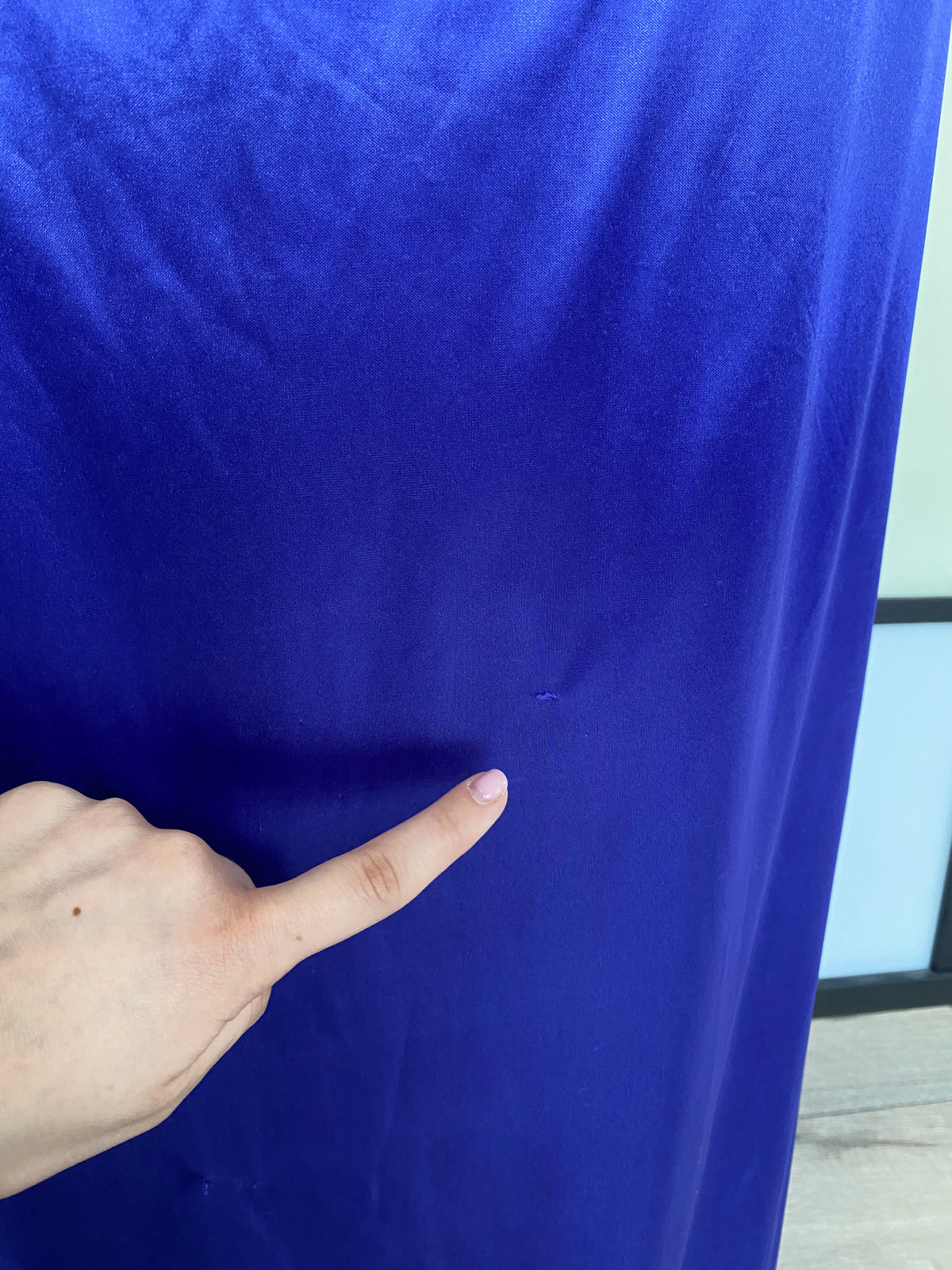 Fioletowa suknia z trenem