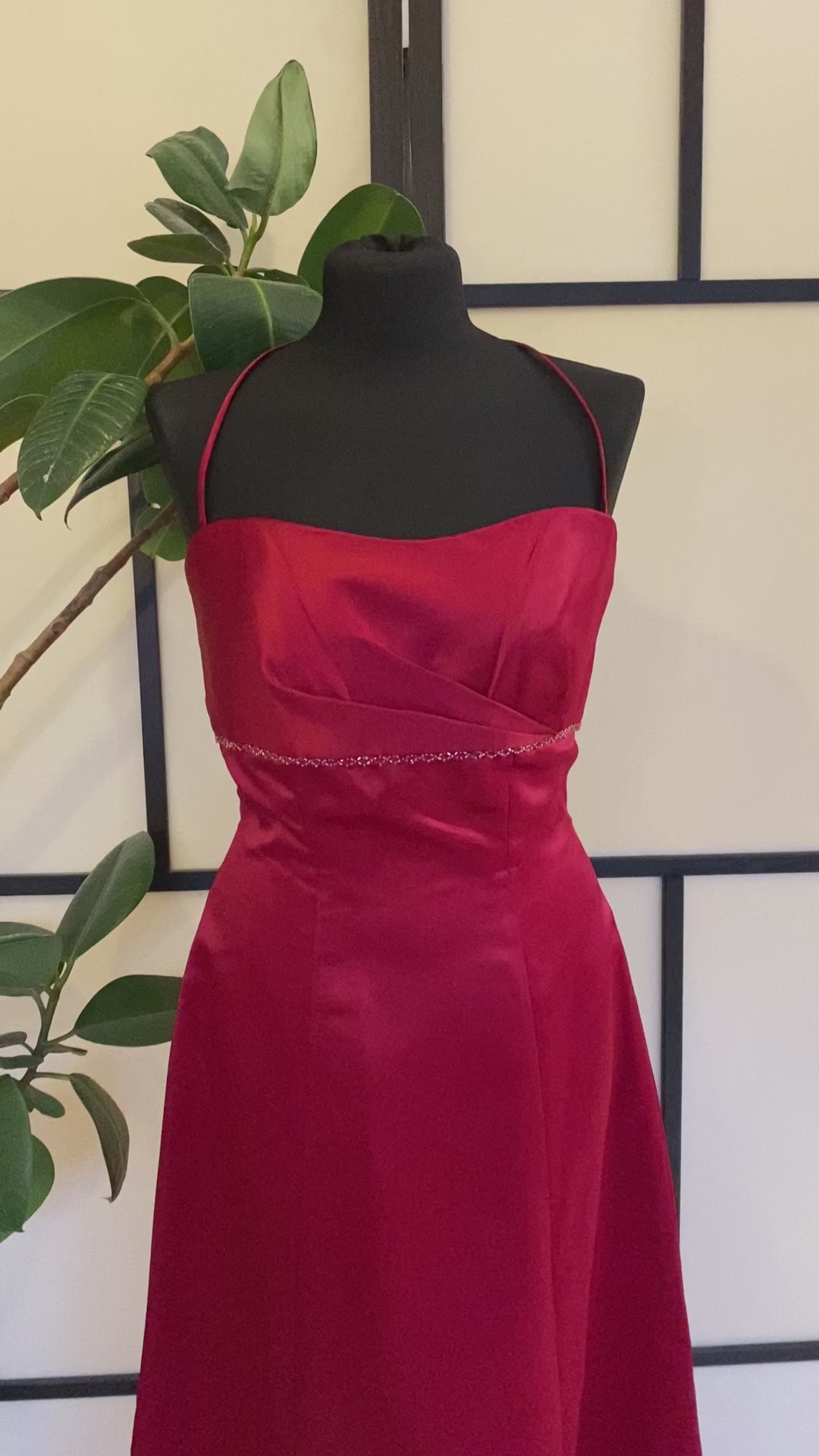 Czerwona suknia maxi